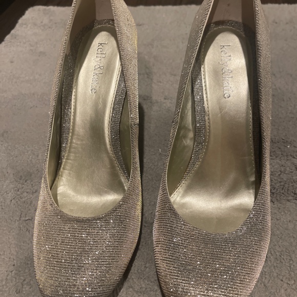 Kelly & Katie sparkle heals - Picture 2 of 2